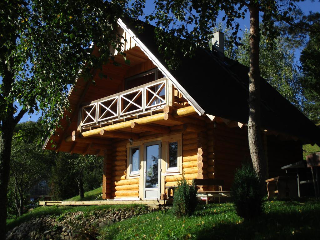Ezerkalni Villa Raiskums Exterior photo